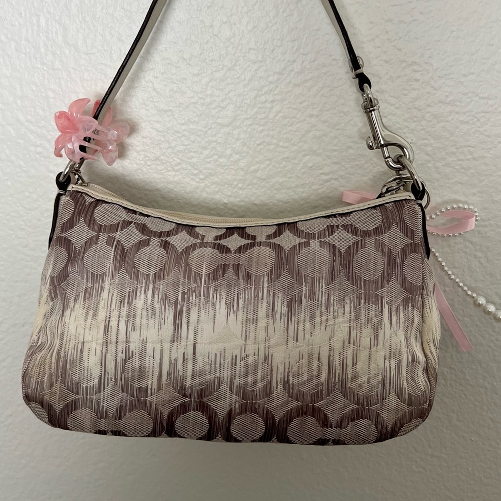 Coach Beige and Pink Shoulder Bag with Chain Detail - Picture 13 of 16